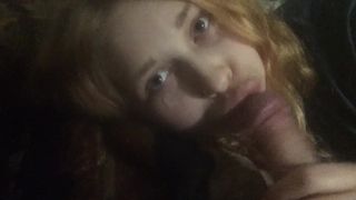 Русская давалка издевается над парнем, неторопливо надрачивая его возбужденный член